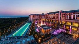 O otelde 8 yönetici işten çıkarıldı!