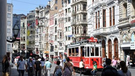 Beyoğlu'nda tüm isteğimiz şehrin yenilenmesi!