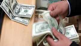 Dolar 'zirvesi'ne yeni bir tarihi rekor...