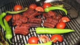 Pastırma ve sucuk fiyatları dibi gördü