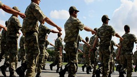 Çifte vatandaşa 1.000 euroya askerlik