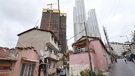 Kentsel dönüşüm çalışmalarında gökdelenler gecekondulara komşu oldu