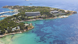 Yunanistan'ın gözde tatil mekanı Ferit Şahenk'in oluyor