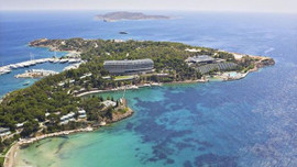 Yunanistan devi Astir Palace bugün Ferit Şahenk'in oluyor