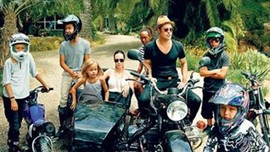 Angelina Jolie Kaliforniya’da ev kiraladı!