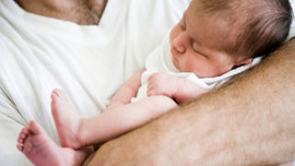 Bebeğini kucaklayan babaya 120 lira ceza