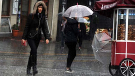 İstanbul'u sel götürüyor! İş çıkışına dikkat!