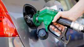 Araç sahiplerine müjde! Benzine 8 kuruş indirim geldi