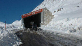 Türkiye'nin ilk prefabrik kar tüneli açıldı