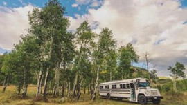 Hayallerinin peşinden gittiler! Yürüyen evle dünyayı dolaştılar