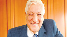 Kale Grubu babasını kaybetti