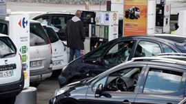Fransa'da benzin krizi büyüyor