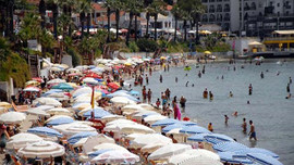 Okullar kapandı sahiller dolmaya başladı