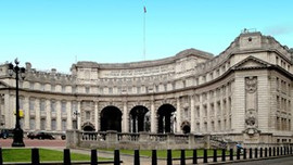 Londra'nın tarihi binası Admiralty Arch satışa çıktı