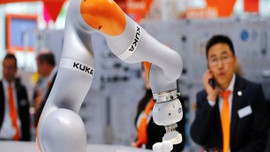 Alman robot devi Kuka Çinlilere satılıyor