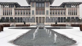 Cumhurbaşkanlığı Külliyesi beyaza büründü