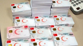 Çipli kimlikler izdihama yol açıyor! Gitmeden randevu alın