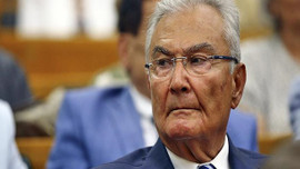 Deniz Baykal tedavi için Almanya'ya gitti