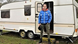 Kıraç karavanda yaşıyor