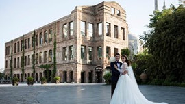 Oyuncu çift evinin kapılarını açtı!