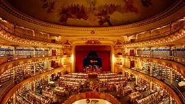 Asırlık tiyatro dev bir kütüphaneye dönüştürüldü!