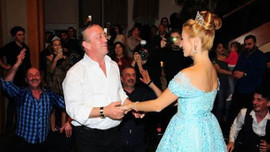 Ali Ağaoğlu'ndan kızına unutulmaz ikinci kına gecesi