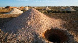 Kasaba sakinleri kavurucu sıcaklara dayanamadı! Yer altına indiler