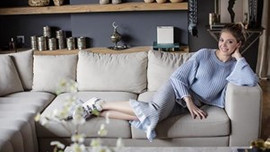 Esra Eron Ulus'taki modern evinin kapılarını açtı!