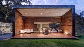 Ahşap ve taş kullanarak mükemmel bir ev yaptı!