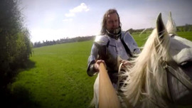 Bu CEO şövalyeler gibi yaşıyor!