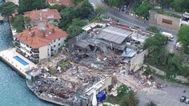 Reina 45 dakikada yerle bir oldu!