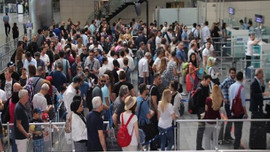 Atatürk Havalimanı doldu taştı!