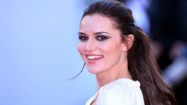 Fahriye Evcen adına Kamboçya'da yuva!