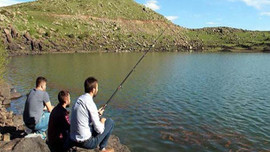 Hobisi için göl kiraladı!