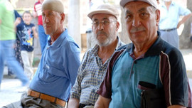 Emekliler bayrama ''paralı'' girecek