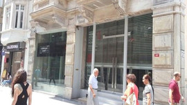 Eski halinden eser kalmadı! Dükkanlar boşaldı