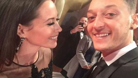 Amine Gülşe Özil' in evini düzenledi