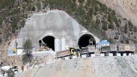 Zigana Tüneli'nde 8 kilometrelik bölüm bitti!