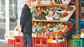 Dar gelirli gıda parasını kiraya verdi!