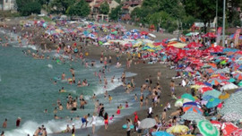 Çalışanlar tatili ikiye böldü