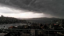 İstanbul'a geldi! Kalınlığı tam 10 km