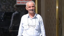 Emlakçılar dikkat! Kiraladığı evi satılığa çıkardı