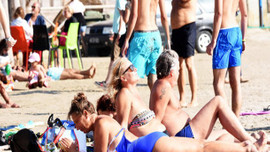 Orada hala denize giriliyor