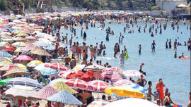 Turizmciler 'çifte bayram' yaşadı