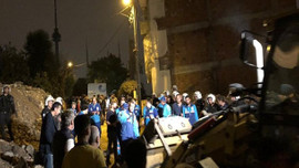 Belediyeden gece yarısı cami yıkımı!