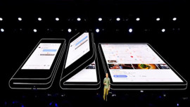 Samsung katlanabilen yeni telefonunu tanıttı