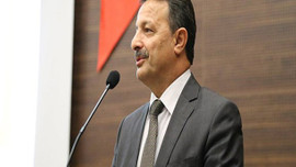 Rektör için süper lüks araç ihalesi: Yabancı olsun, en az 232 km hız yapsın, ısıtmalı koltuk olsun