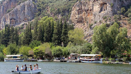 Aylık 30 bin lira ücretle profesyonel turist aranıyor