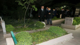 Erdoğan'dan, Arvasi Hazretleri'nin kabrine ziyaret