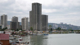 Dolarını bozduran eve yatırıyor